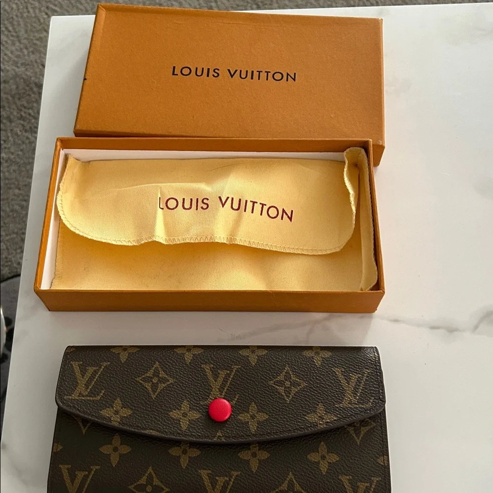 Scarlet Card Holder - Picture 7 of 7